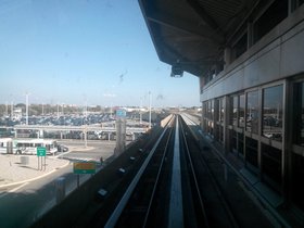 04-airtrain.jpg